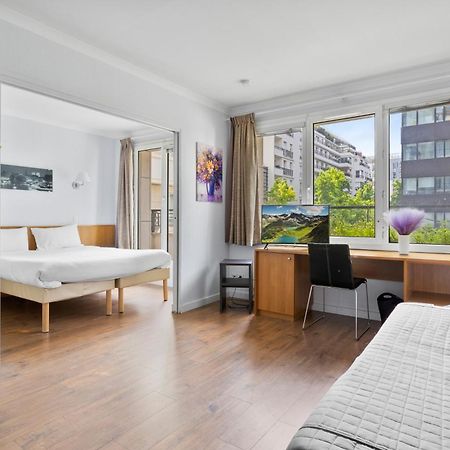 Grand Appartement Avec Balcon - Proche Parc Des Expo - Parking Privee Issy-les-Moulineaux Esterno foto