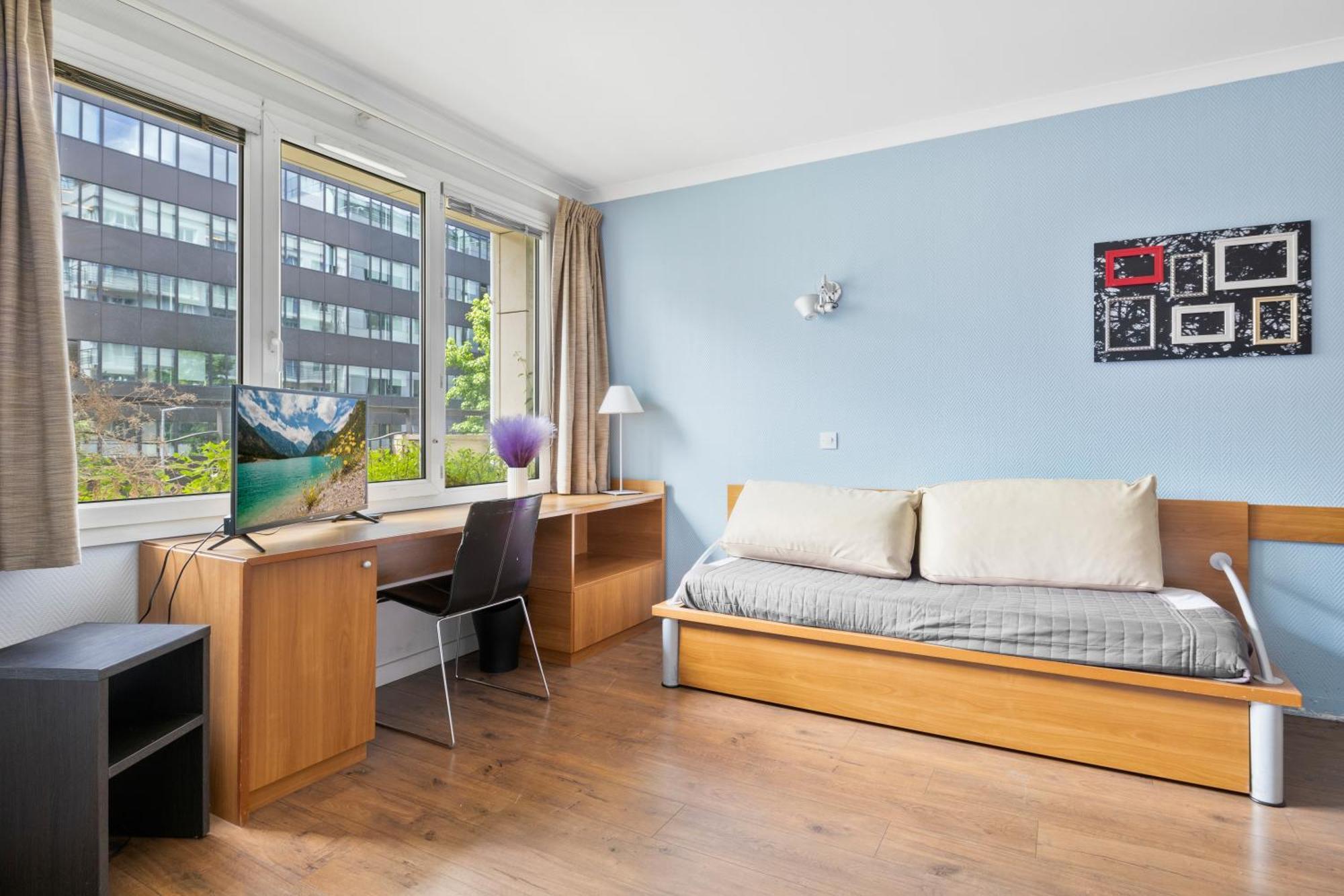 Grand Appartement Avec Balcon - Proche Parc Des Expo - Parking Privee Issy-les-Moulineaux Esterno foto