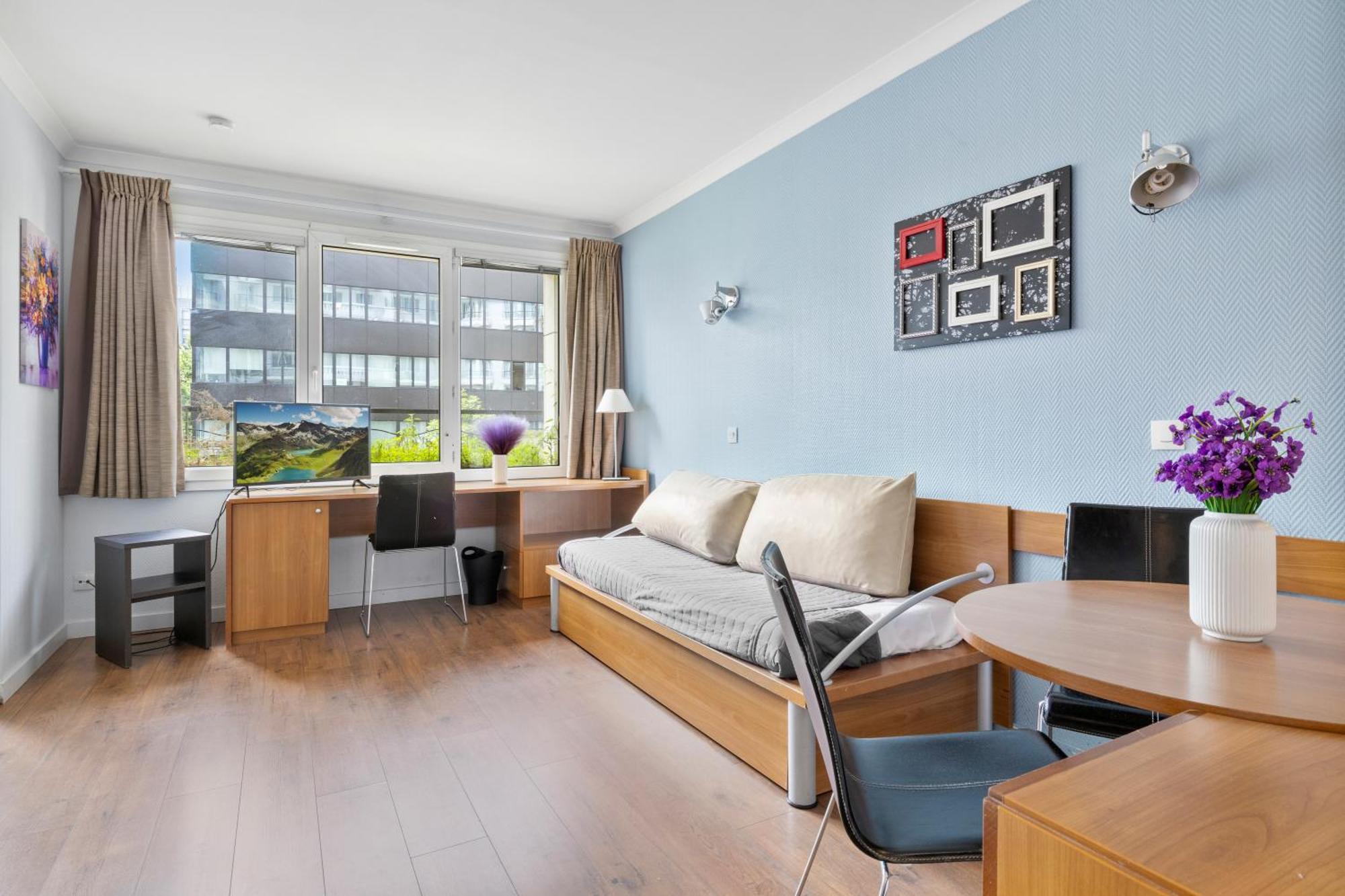 Grand Appartement Avec Balcon - Proche Parc Des Expo - Parking Privee Issy-les-Moulineaux Esterno foto